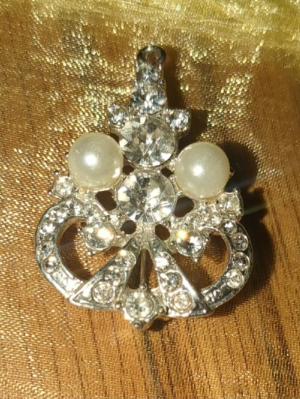 Silver-Tone Pearl/Clear Crystal Brooch/Pendant